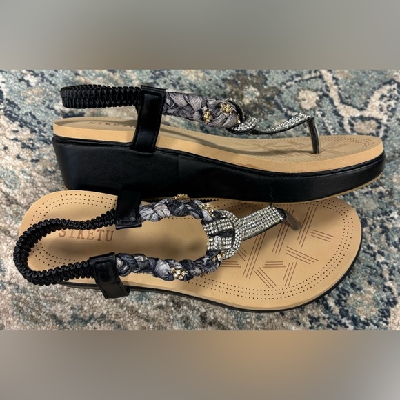 Siketu Sandals, Size 39 - Picture 2 of 6